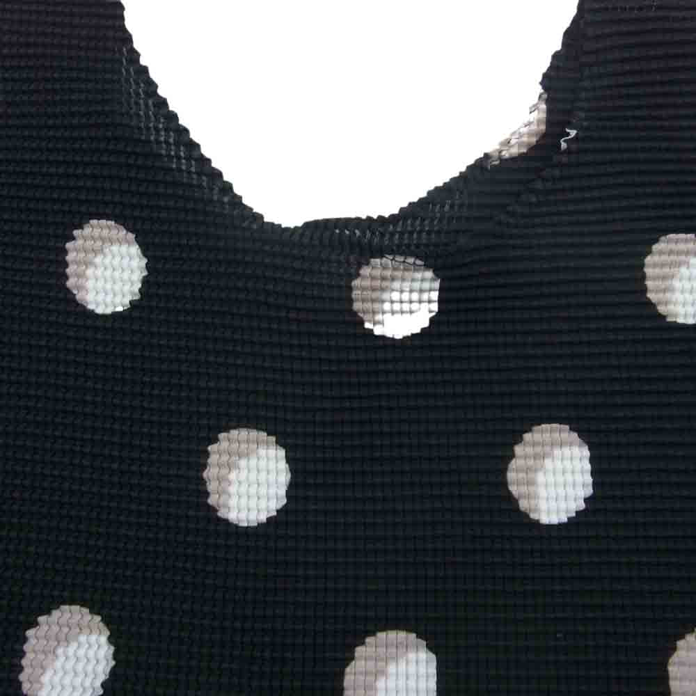 ISSEY MIYAKE イッセイミヤケ MI11ER352 me ミー ボックスプリーツ加工 ドット スター ノースリーブ カットソー ブラック系【中古】