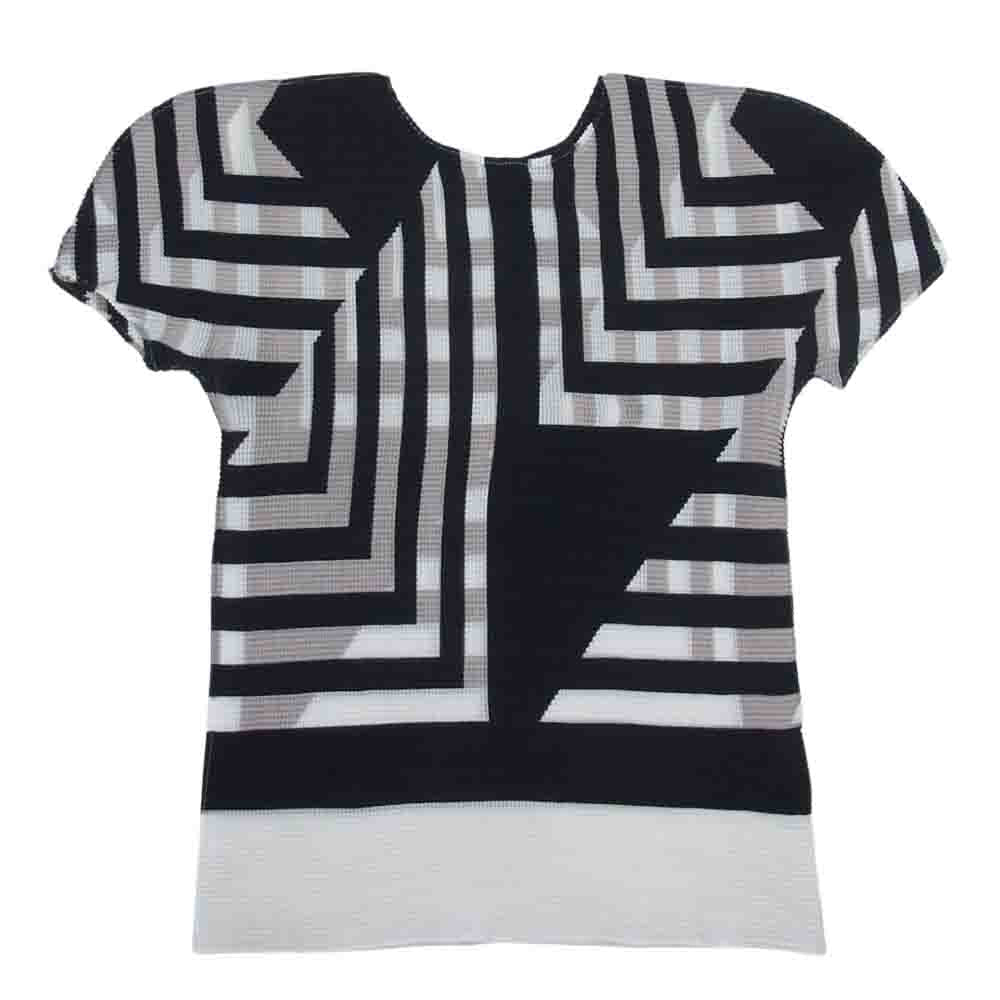 ISSEY MIYAKE イッセイミヤケ MI01FK876 me ミー ボックスプリーツ加工 幾何学模様 半袖カットソー ブラック系 ホワイト系 マルチカラー系【中古】