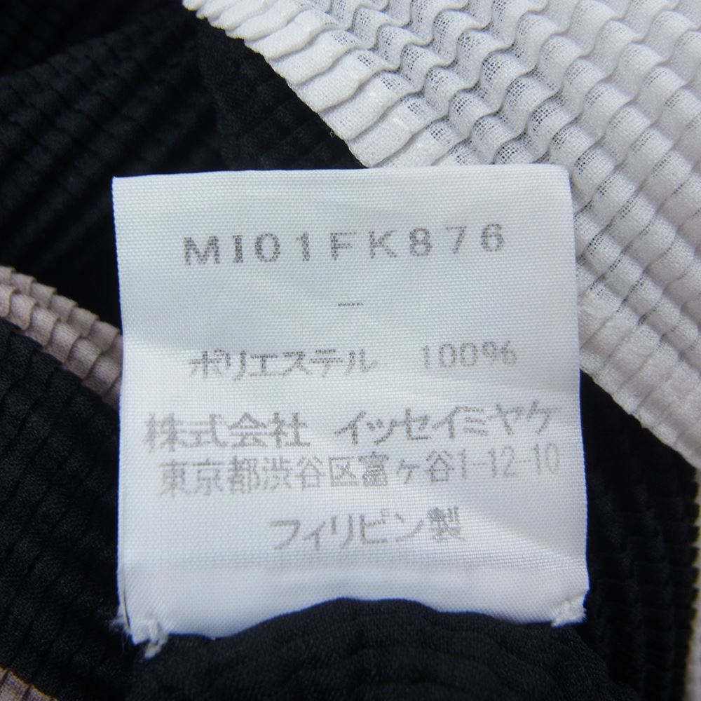 ISSEY MIYAKE イッセイミヤケ MI01FK876 me ミー ボックスプリーツ加工 幾何学模様 半袖カットソー ブラック系 ホワイト系 マルチカラー系【中古】
