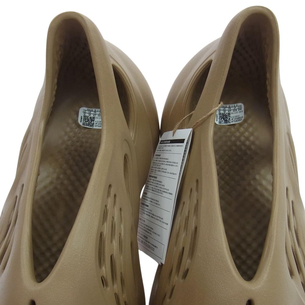 adidas アディダス GV6842 YEEZY Foam Runner Clay Taupe イージー フォームランナー クレイトープ サンダル ライトブラウン系 30.5cm【新古品】【未使用】【中古】