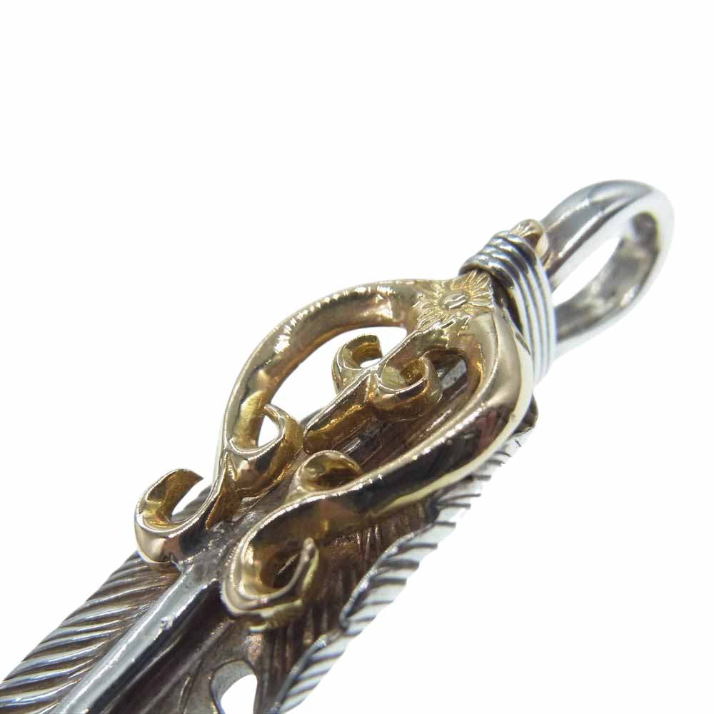 アリゾナフリーダム K18 右向き フェザー ループ ペンダントトップ 60ｍｍ シルバー系【中古】