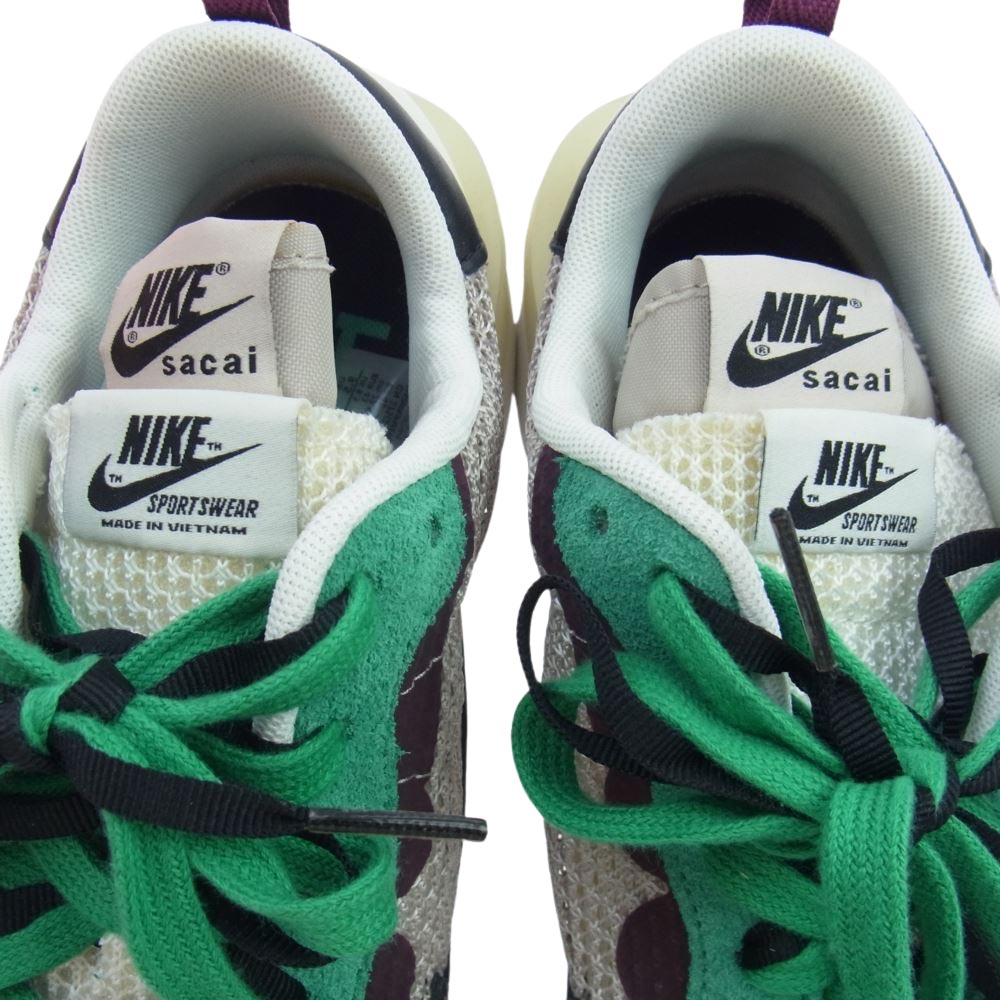 NIKE ナイキ DD3035-200 × sacai サカイ Vapor Waffle String/Red/Green ヴェイパー ワッフル ストリング グリーン スニーカー  STRING/BLACK-VILLAIN RED-NEPTUNE GREEN 27.5cm【中古】