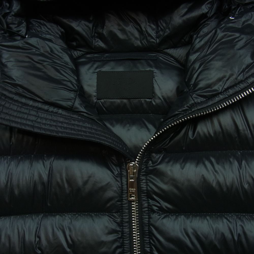 PRADA プラダ SGA654 R142 AR0 三角ロゴ トライアングルプレート ダウン ジャケット カンボジア製 ブラック系 44【中古】