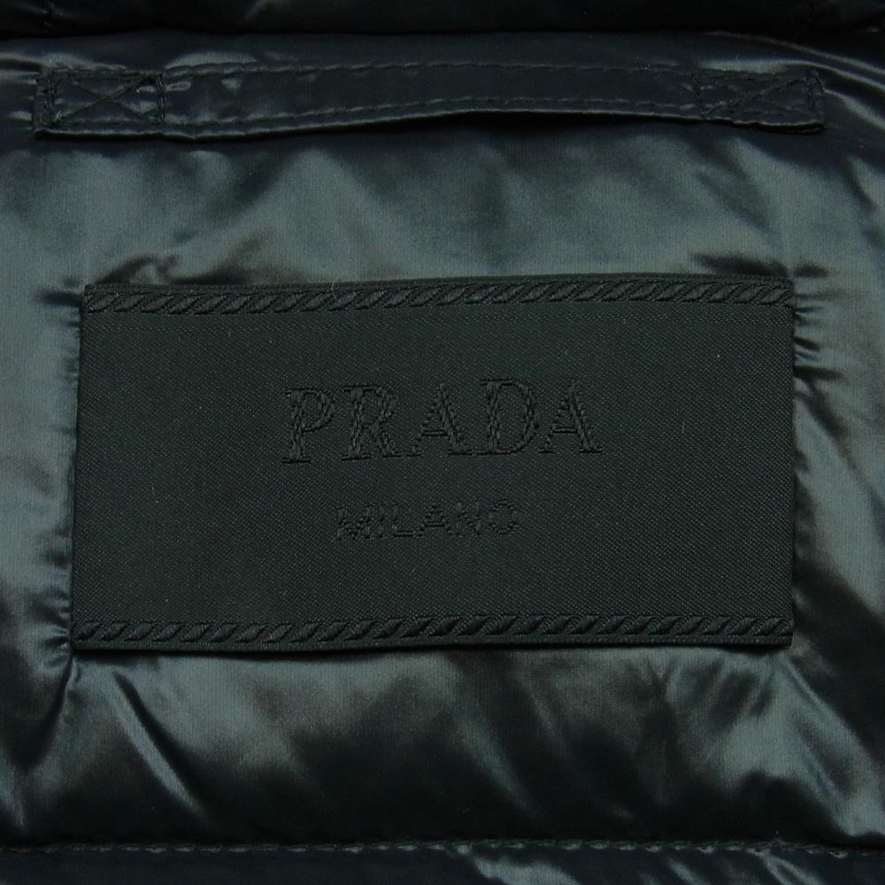 PRADA プラダ SGA654 R142 AR0 三角ロゴ トライアングルプレート ダウン ジャケット カンボジア製 ブラック系 44【中古】