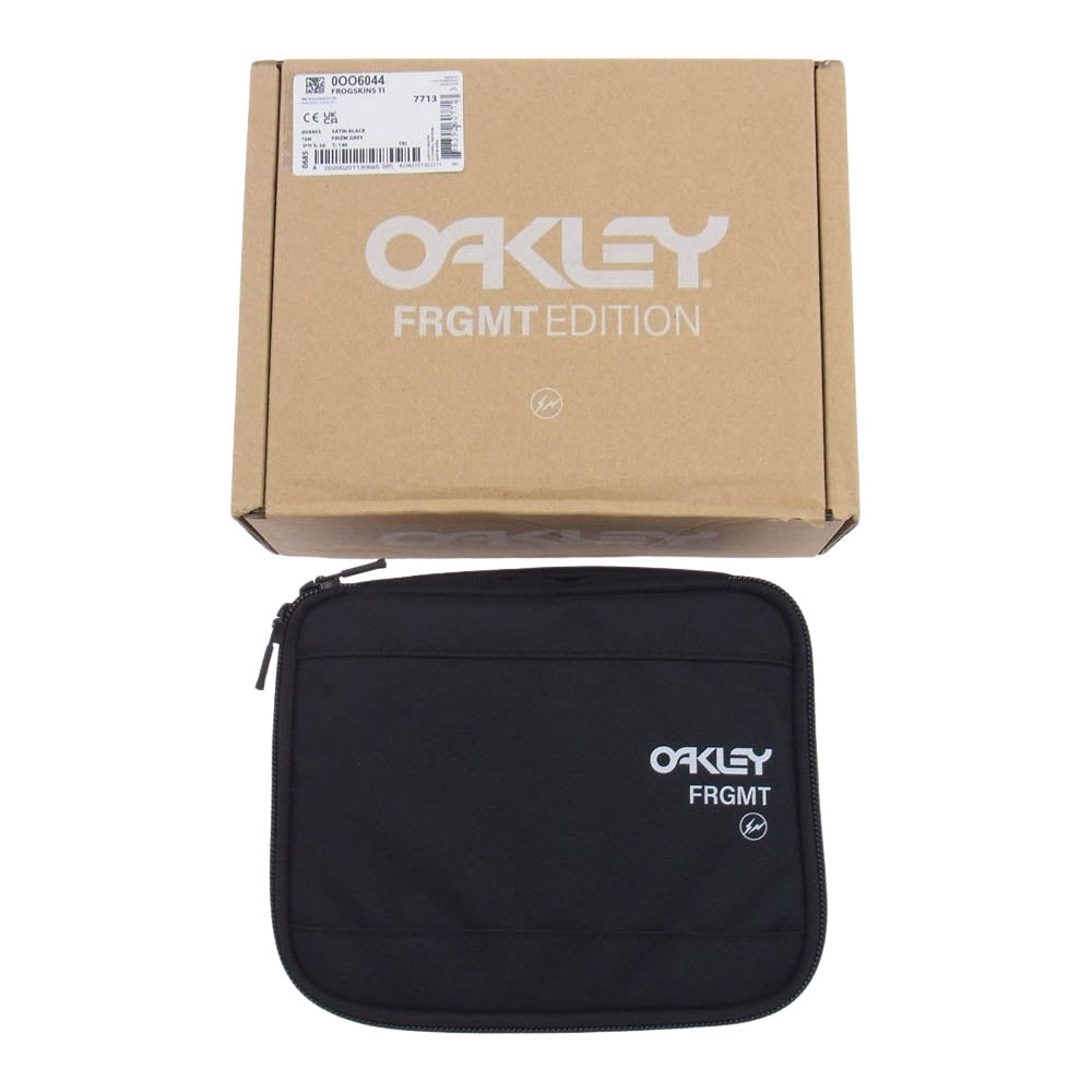 OAKLEY オークリー 0OO9245 FRAGMENT DESIGN フラグメントデザイン サングラス Frogskins TI Set オークリー フロッグスキン サングラス 2本セット ブラック系 グレー系【中古】