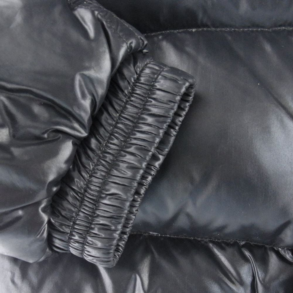 MONCLER モンクレール 国内正規品 スープリームスタグ K2 着脱式フード デカロゴワッペン ダウンジャケット ブラック系  0 【中古】