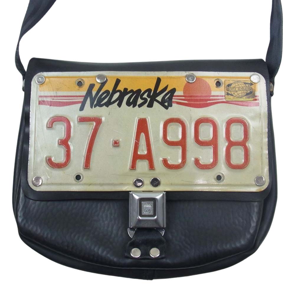 リサイクル レボリューション リサイクル ナンバープレート 廃材タイヤ ショルダー バッグ ブラック系【中古】
