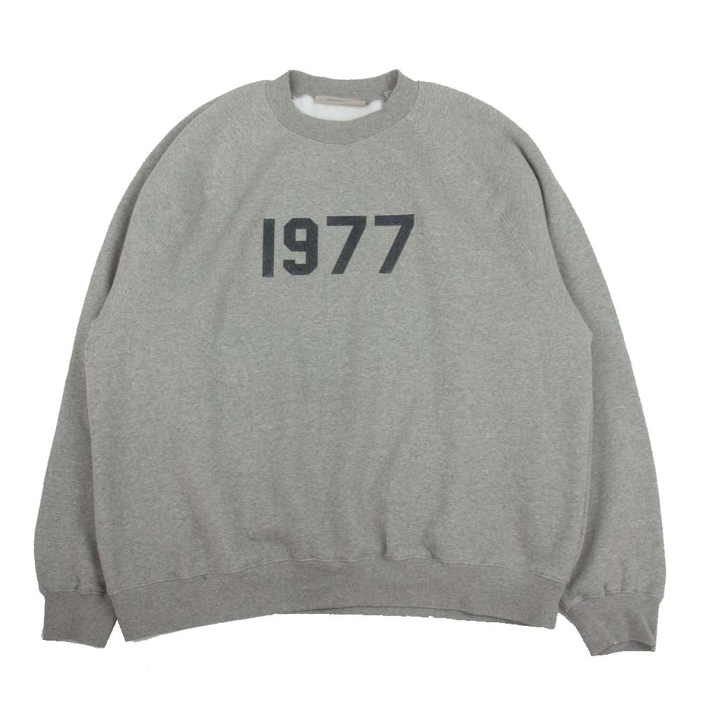 FEAR OF GOD フィアオブゴッド FOG ESSENTIALS エフオージー エッセンシャル 1977 ワッペン 長袖 スウェット グレー系 L【中古】