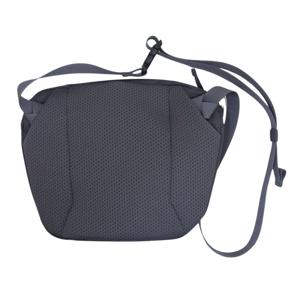 ARC'TERYX アークテリクス MANTIS 2 WAIST PACK マンティス2 ウエストバッグ ショルダーバッグ 26 GRAPHITE グレー系 ONE SIZE【美品】【中古】