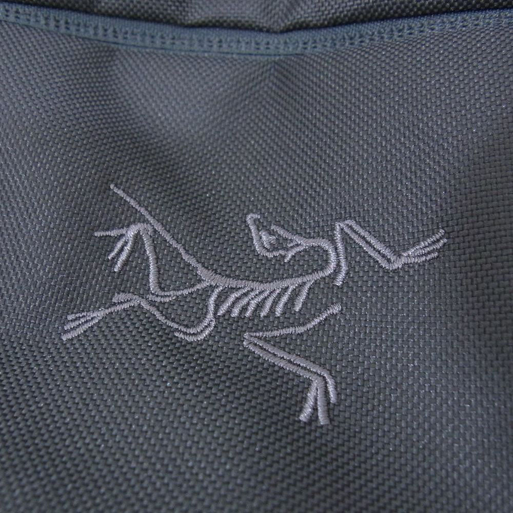 ARC'TERYX アークテリクス MANTIS 2 WAIST PACK マンティス2 ウエストバッグ ショルダーバッグ 26 GRAPHITE グレー系 ONE SIZE【美品】【中古】