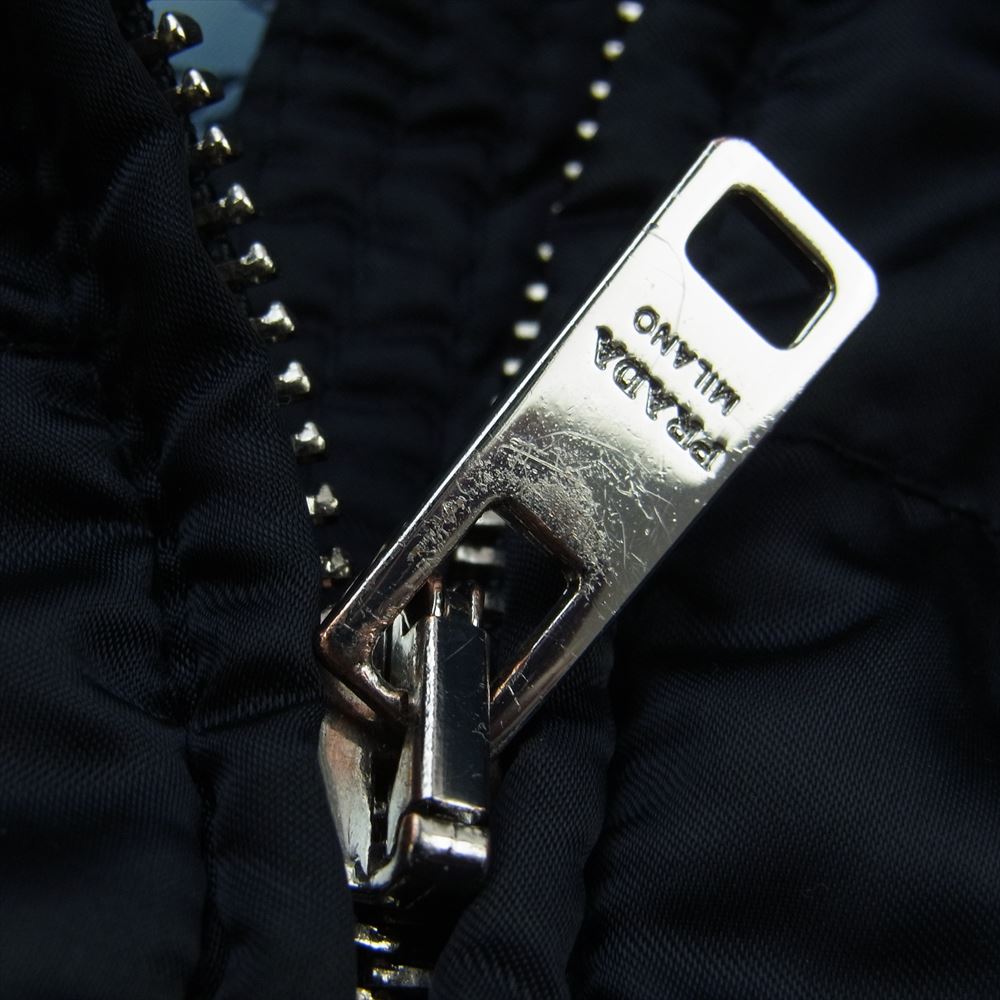 PRADA プラダ 28G060 R152 ROK 国内正規品 三角 トライアングル ロゴ プレート ファー ダウン ジャケット ネイビー系 42【中古】