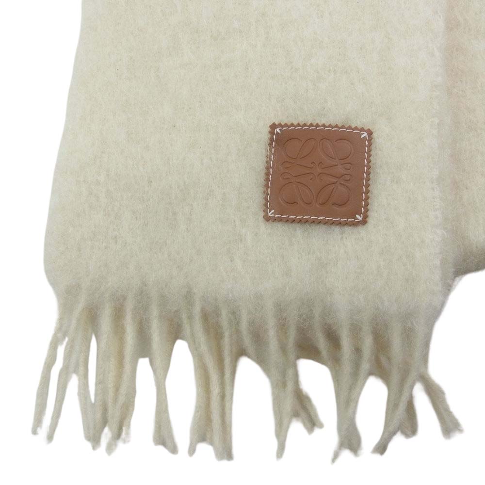 LOEWE ロエベ アナグラムロゴパッチ モヘヤウール マフラー ホワイト系【中古】